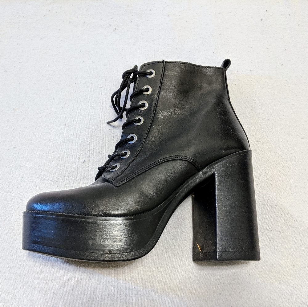 Steve Madden Gelsey Boots Size 8